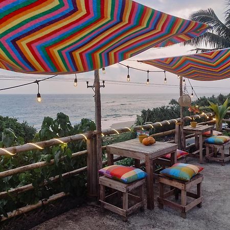 Gaia Ocean Surf Yoga Hostel Ahangama Exterior photo