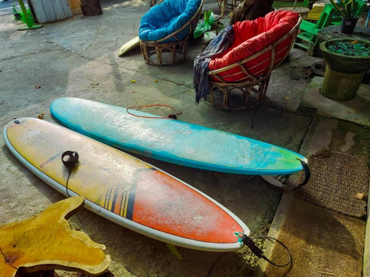 Gaia Ocean Surf Yoga Hostel Ahangama Exterior photo